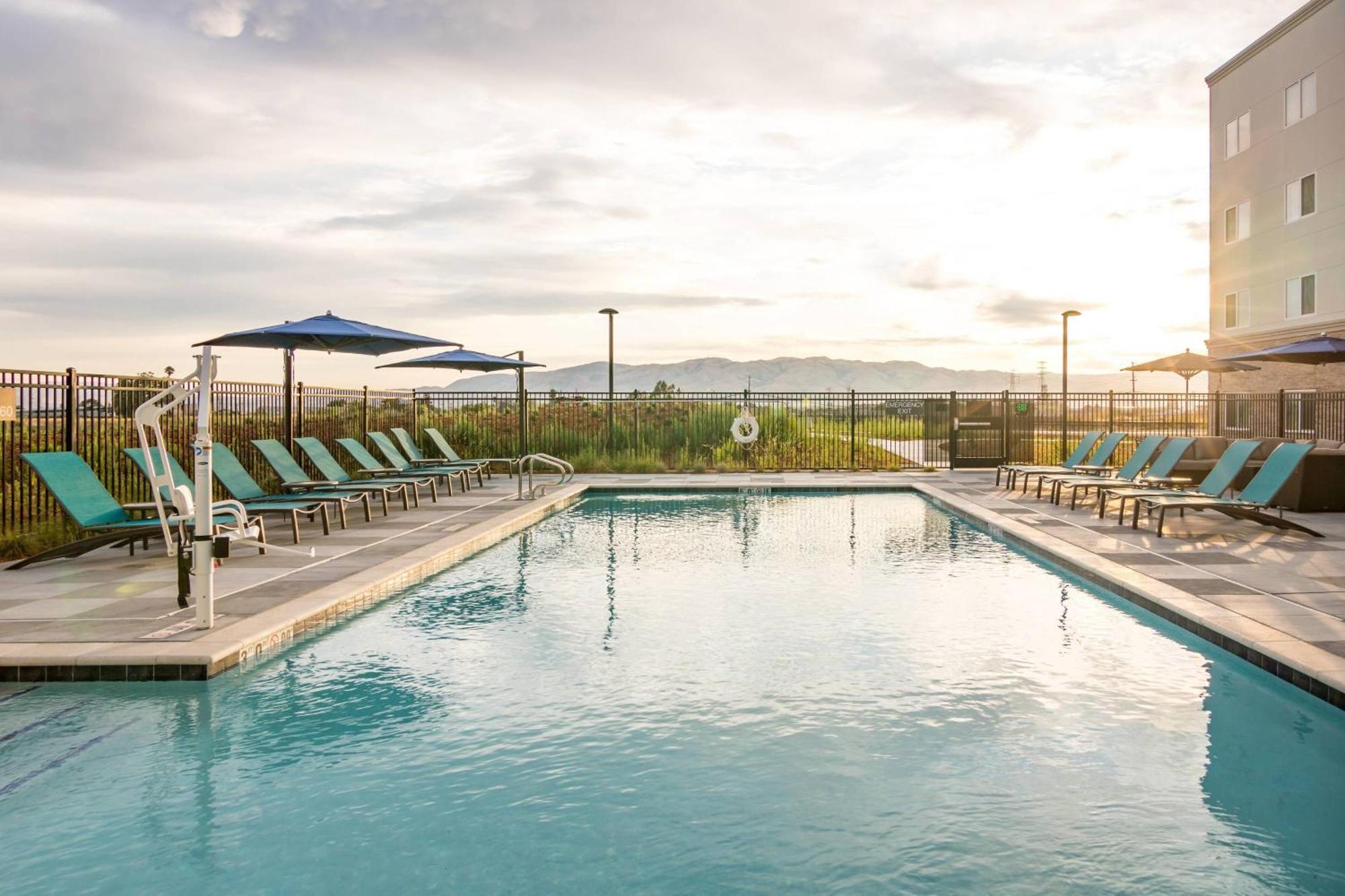 Fairfield Inn & Suites By Marriott San Jose North/Silicon Valley Екстер'єр фото